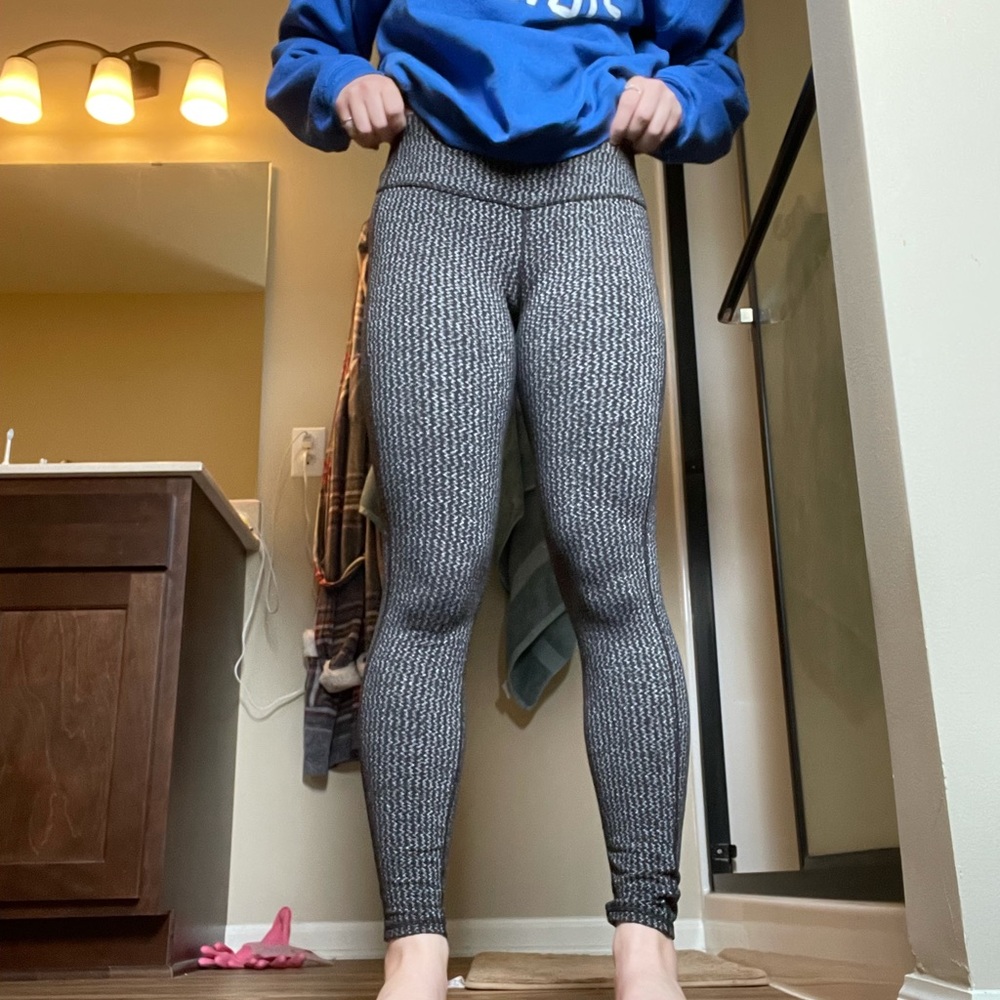 Athleta leggings with a fun black/grey pattern
